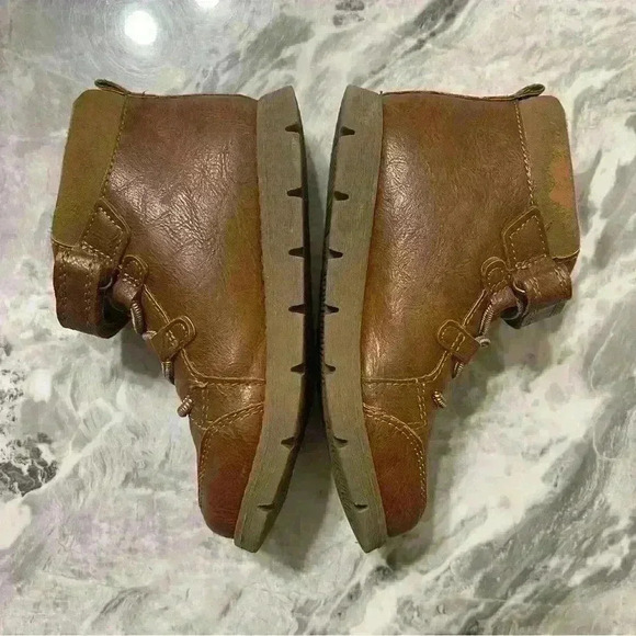 OshKosh B'Gosh Boy's Banyan Fashion Boot, Brown Size 11M - Picture 2 of 8